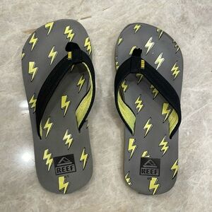 Reef flip flops size 4/5
